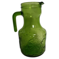 Pichet en verre vert, Italie