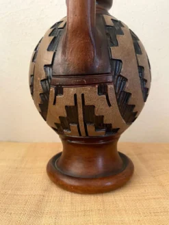 Pichet ibérique, terre cuite sculptée