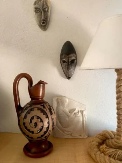 Pichet ibérique, terre cuite sculptée