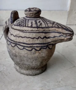 Pichet à lait en terre berbère