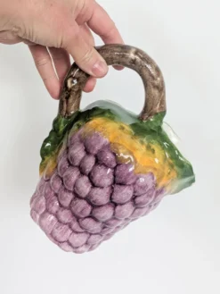 Pichet majolique Ceramiche di Bassano raisins Italie vintage décor estival