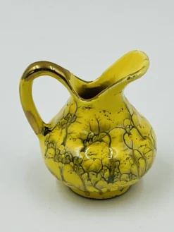 Pichet miniature de collection jaune et or fin