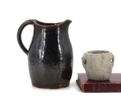 Pichet noir en grès de Jean Talbot, La Borne céramique années 40