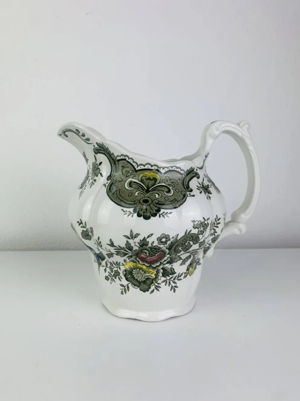 Pichet ou carafe modèle Windsor par Ridgway Staffordshire faïence anglaise