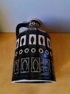 Pichet ou vase en céramique