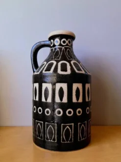 Pichet ou vase en céramique