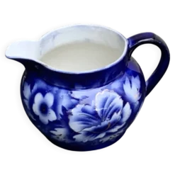Pichet pot a lait a motif de pivoines bleues et or, made in england,