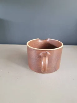 Pichet - pot à crème- en faience émaillée marron