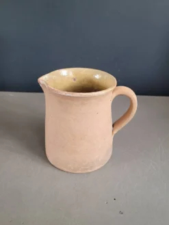 Pichet pot à lait ancien en terre cuite vernissée