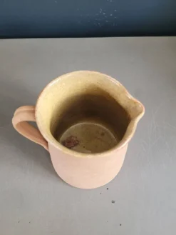 Pichet pot à lait ancien en terre cuite vernissée