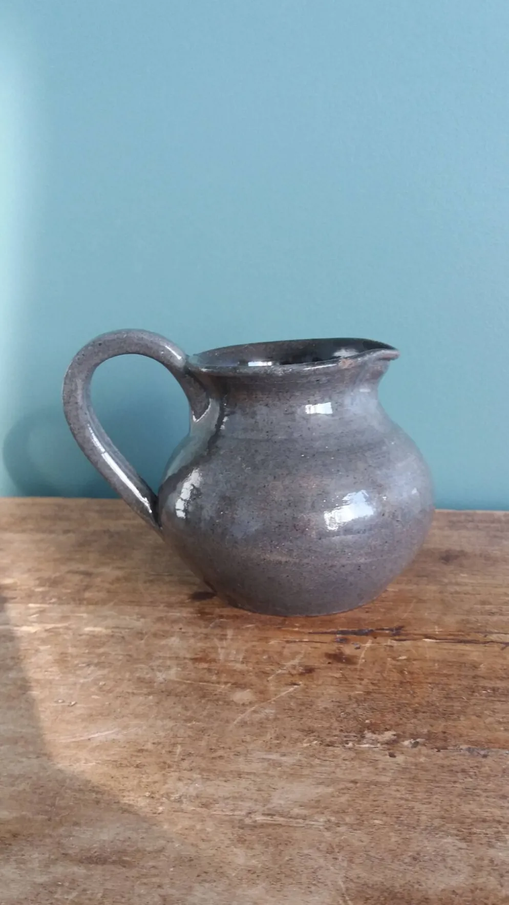 Pichet pot à lait en céramique artisanale signé Pierre Tézière, Beceleuf
