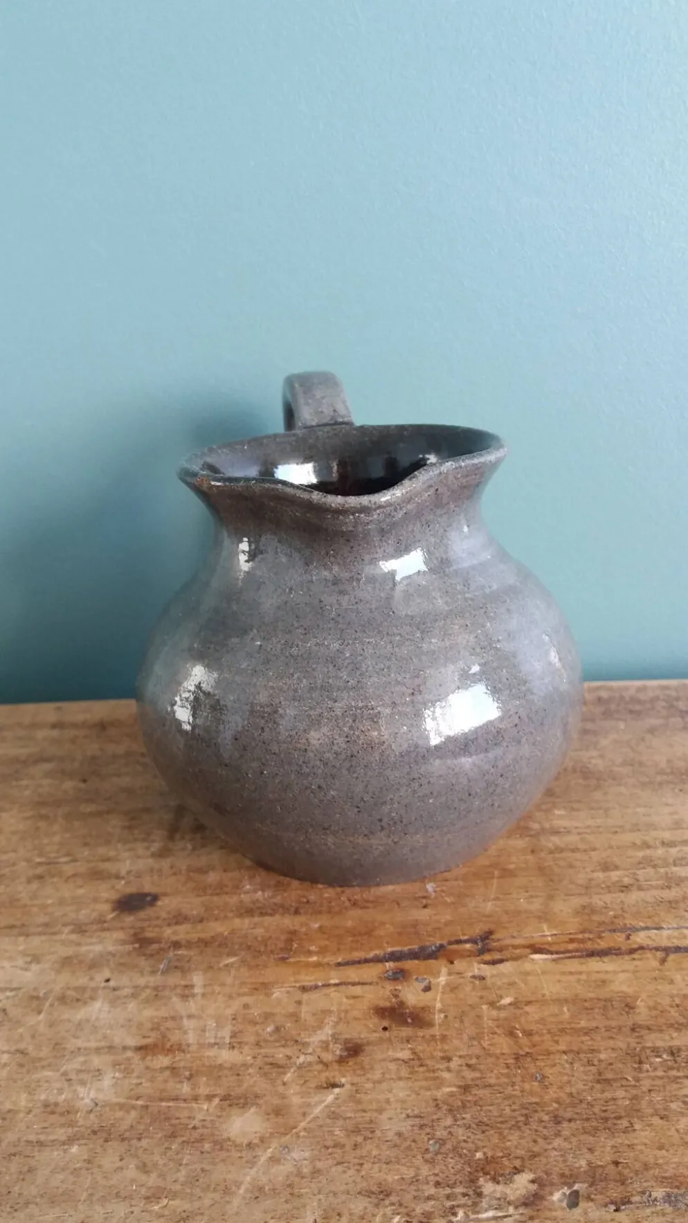 Pichet pot à lait en céramique artisanale signé Pierre Tézière, Beceleuf
