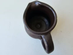 Pichet Pot à lait en céramique signé Colette Szostak