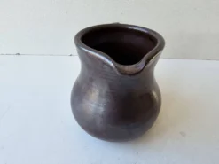 Pichet Pot à lait en céramique signé Colette Szostak