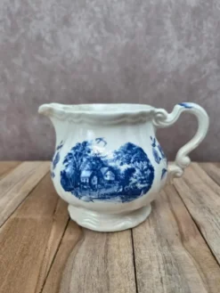 Pichet / pot à lait Sarreguemines Romantique bleu – décor champêtre – faïence vintage