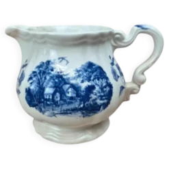 Pichet / pot à lait Sarreguemines Romantique bleu – décor champêtre – faïence vintage