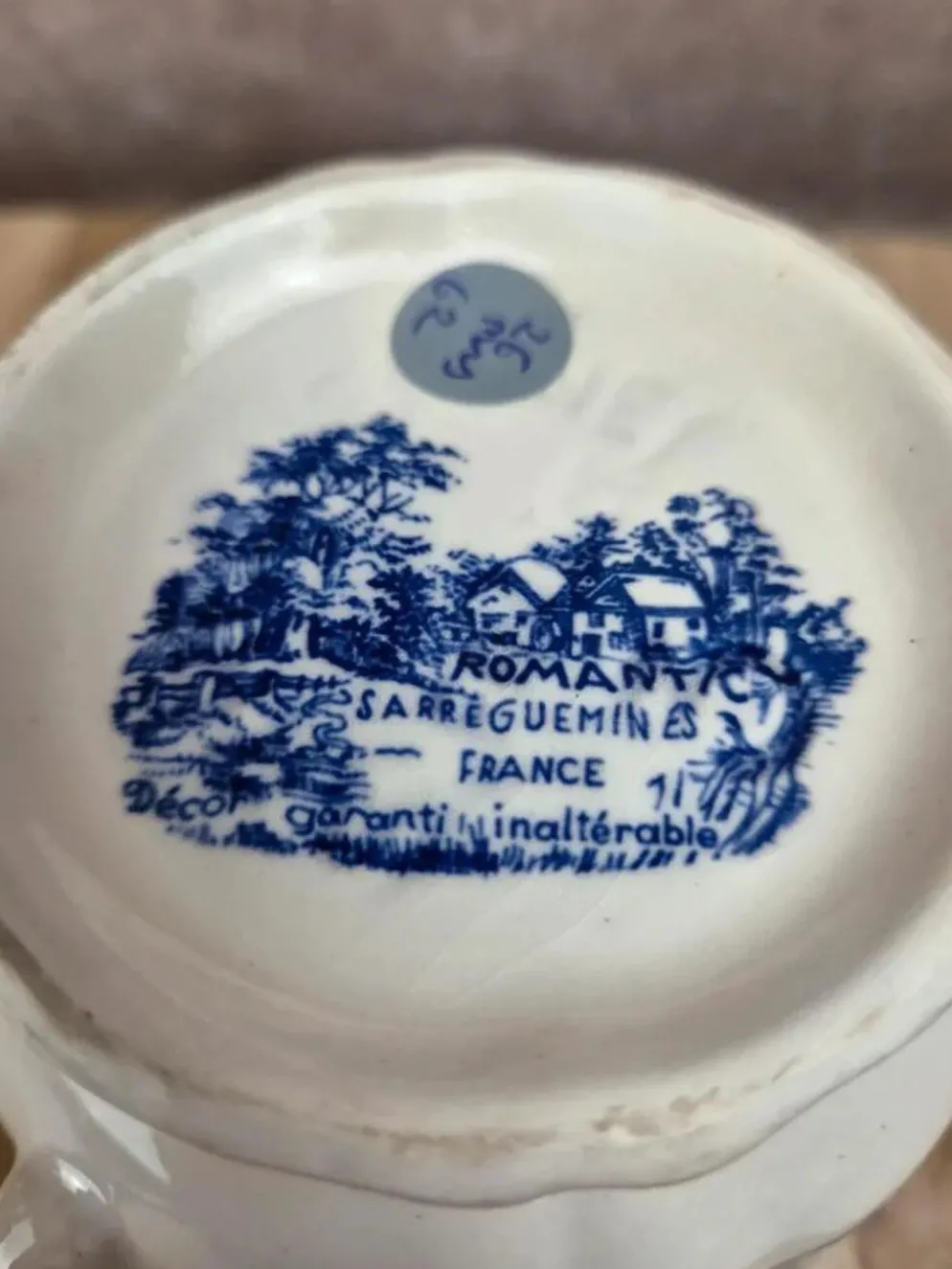 Pichet / pot à lait Sarreguemines Romantique bleu – décor champêtre – faïence vintage