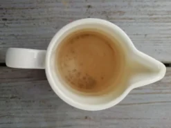 Pichet rayé bleu et blanc