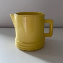 Pichet rétro jaune