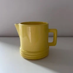 Pichet rétro jaune