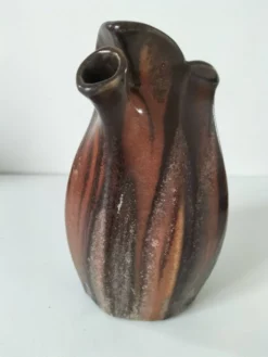 Pichet sculptural céramique belge flammée brun chocolat vintage