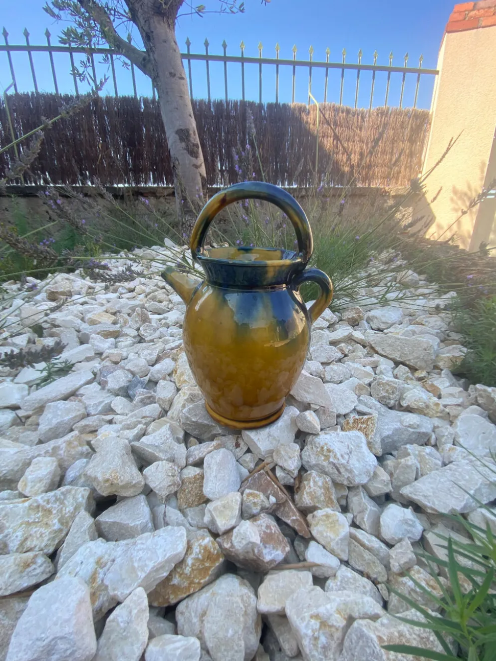 Pichet vallauris signé