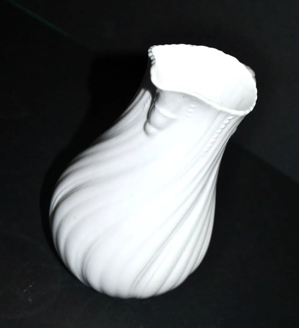 Pichet verseuse ancienne en porcelaine de Sarreguemines modèle viennois uni