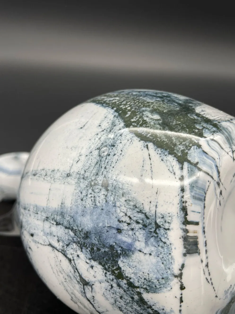 Pichet vintage en verre soufflé blanc et gris, style Murano