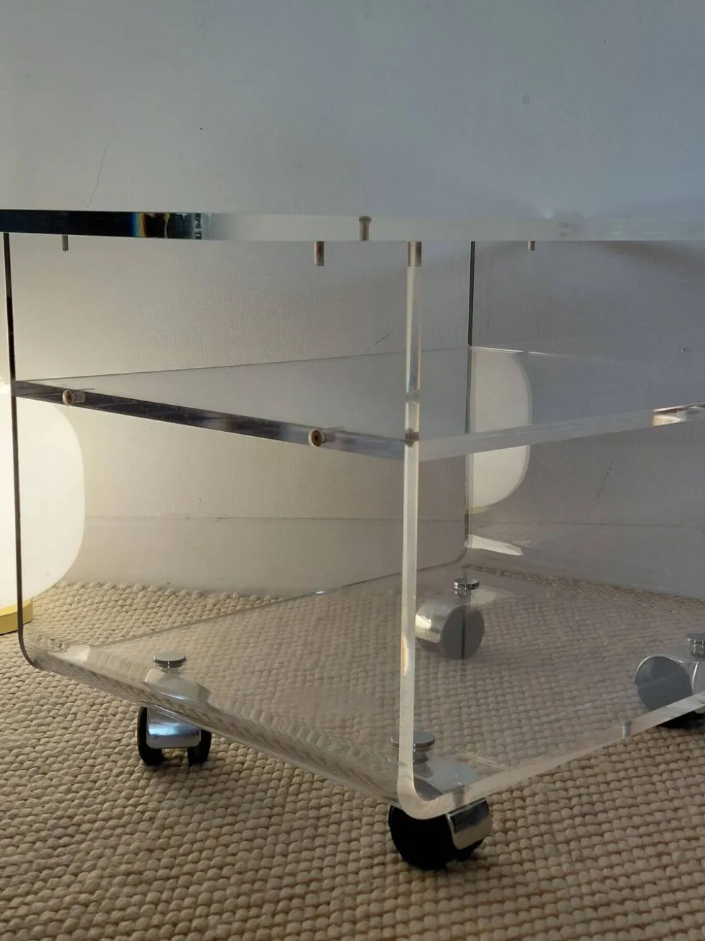 Piece de design: Desserte David Lange en Altuglas 15mm-Circa 1980