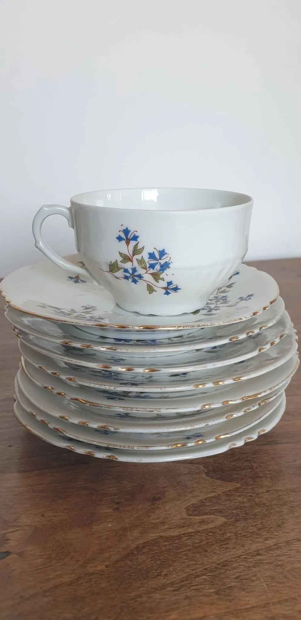 Pieces de service a the ancien en porcelaine de limoges motif bleuets (vend