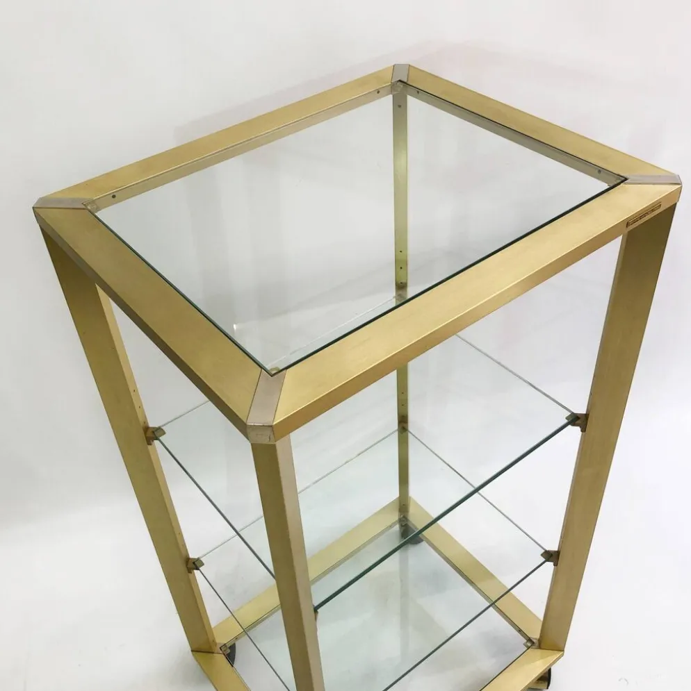 Pierre Vandel Étagère dorée sur roulettes Années 1970 Mid Century Hollywood Regency Shelving