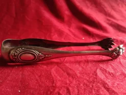 Pince a sucre ancienne en metal argente style louis xvi/napoleon iii