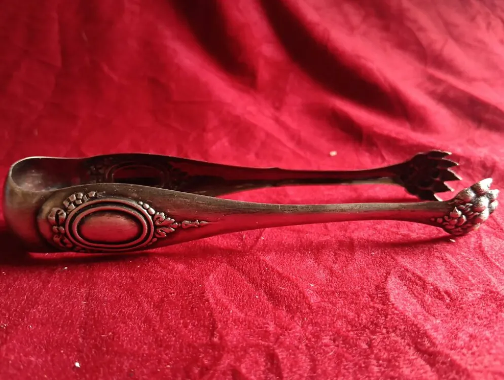 Pince a sucre ancienne en metal argente style louis xvi/napoleon iii