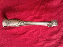 Pince a sucre ancienne en metal argente "christofle" style louis xv rocaill