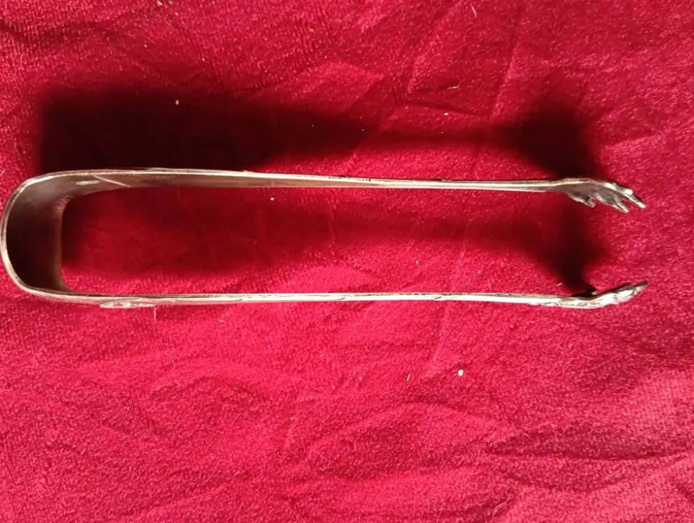 Pince a sucre en metal argente style louis xv griffes de lion
