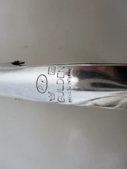Pince de service en métal argenté gulden