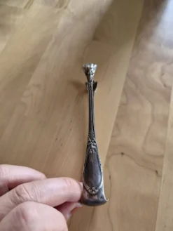 Pince à sucre de la maison Christofle art nouveau