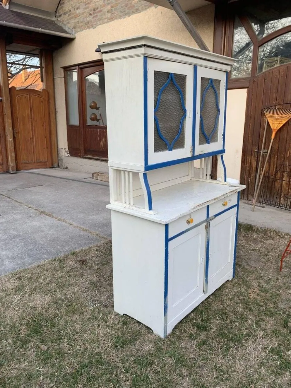 Placard de cuisine vintage bleu et blanc en bois peint et verre, 1930s, double partie