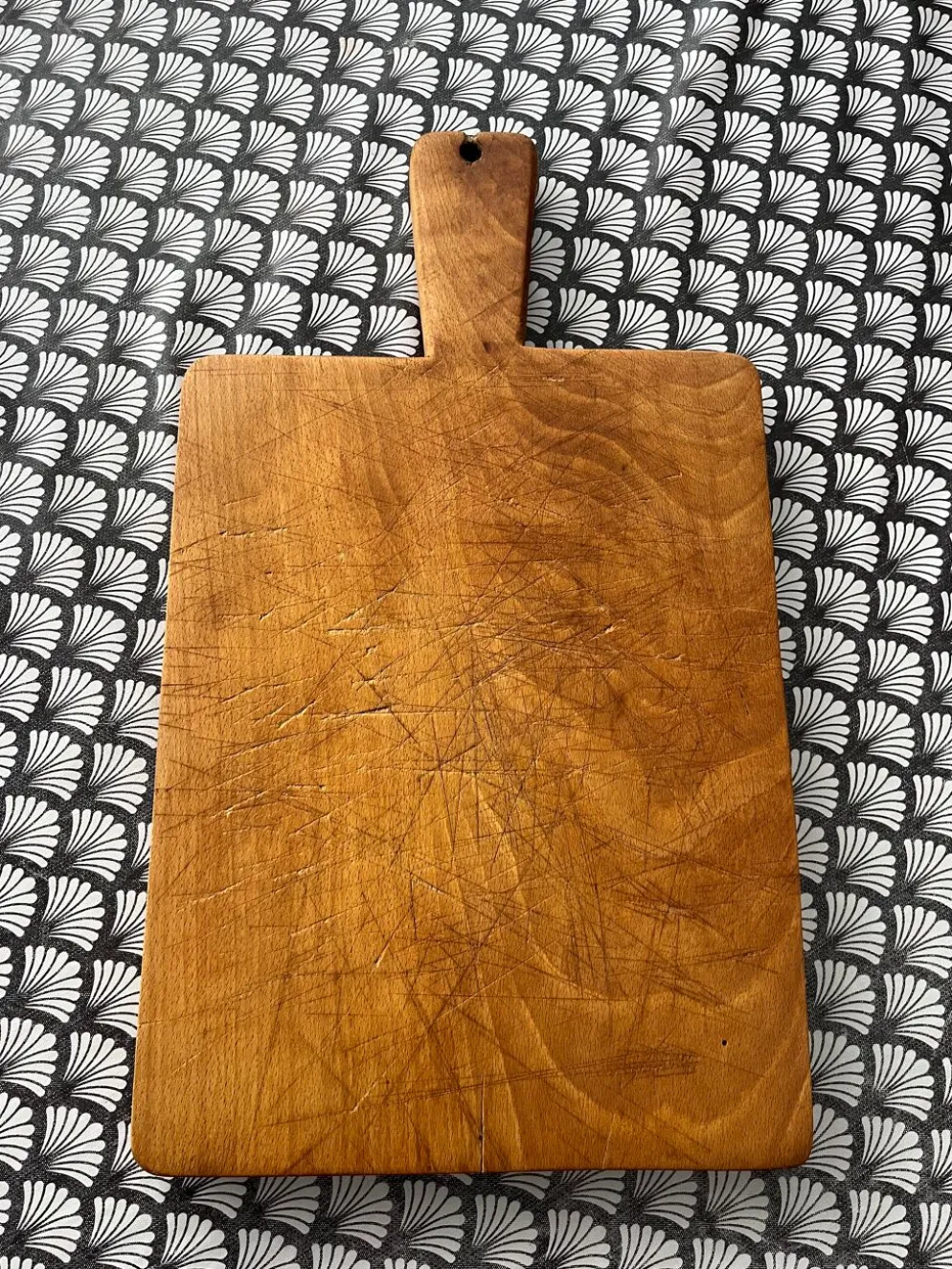 Planche en bois ancienne à découper