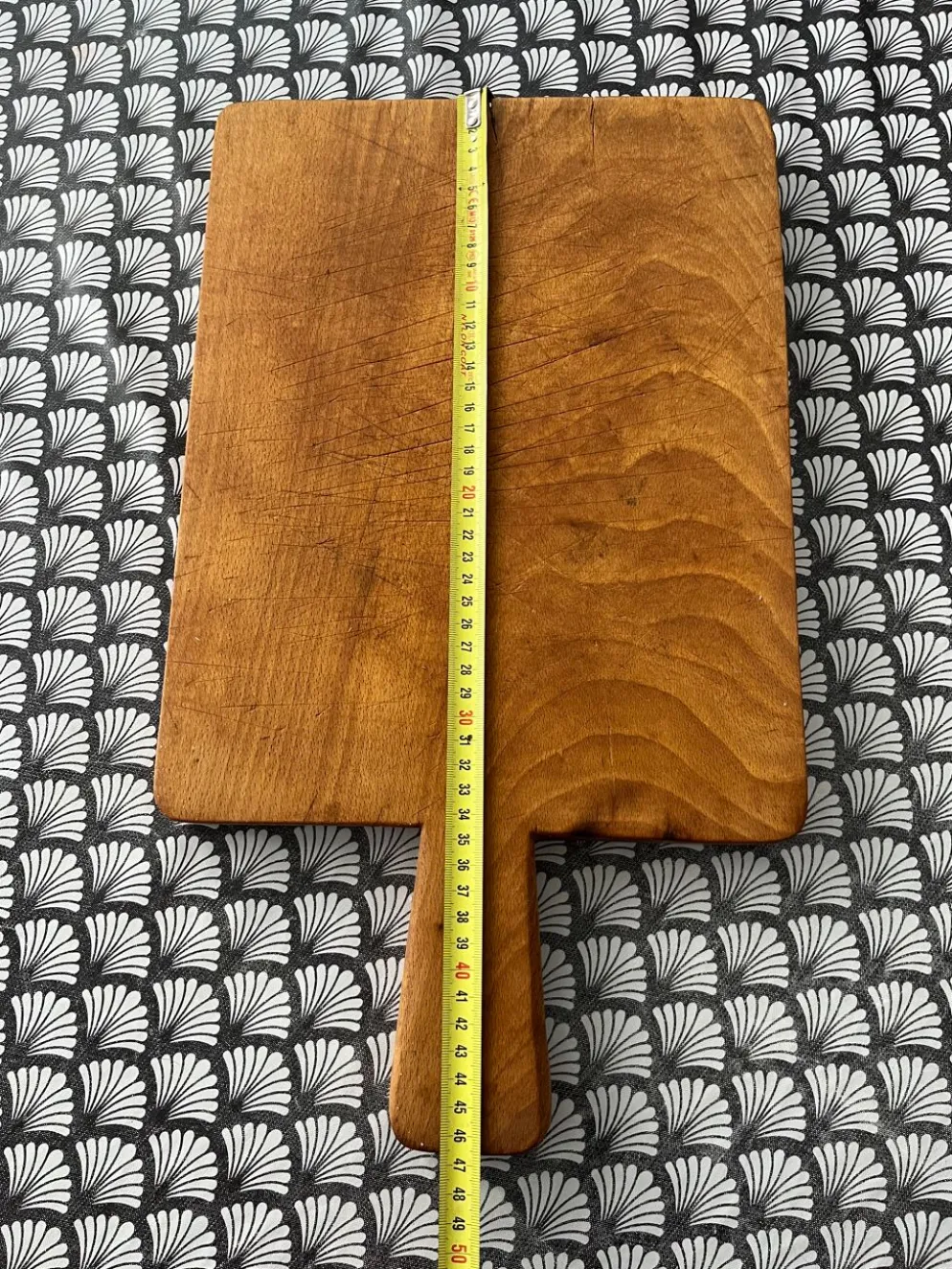 Planche en bois ancienne à découper