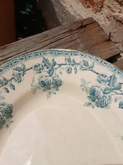 Plat ancien en terre de fer Choisy le Roi