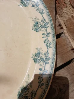 Plat ancien en terre de fer Choisy le Roi