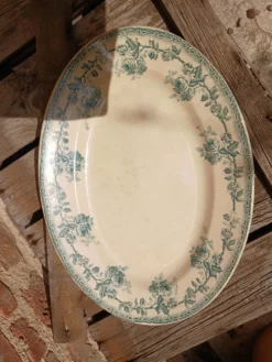 Plat ancien en terre de fer Choisy le Roi