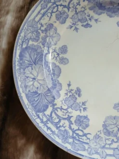 Plat ancien en terre de fer Sarreguemines