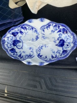 Plat ancien faïence creil et montereau — modèle flora bleu (fin xixe)