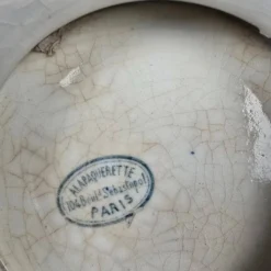 Plat ancien sur pied décor sépia bucolique, À la Pâquerette Paris