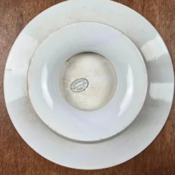 Plat ancien sur pied décor sépia bucolique, À la Pâquerette Paris