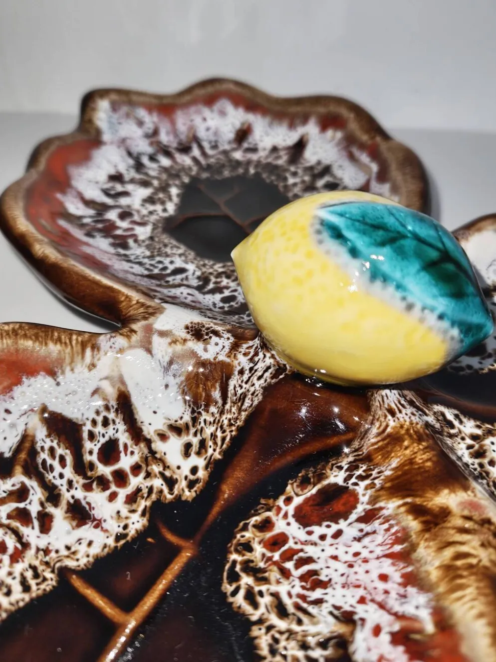 Plat apéritif / Coupelle tripode en céramique – Vallauris – Vintage
