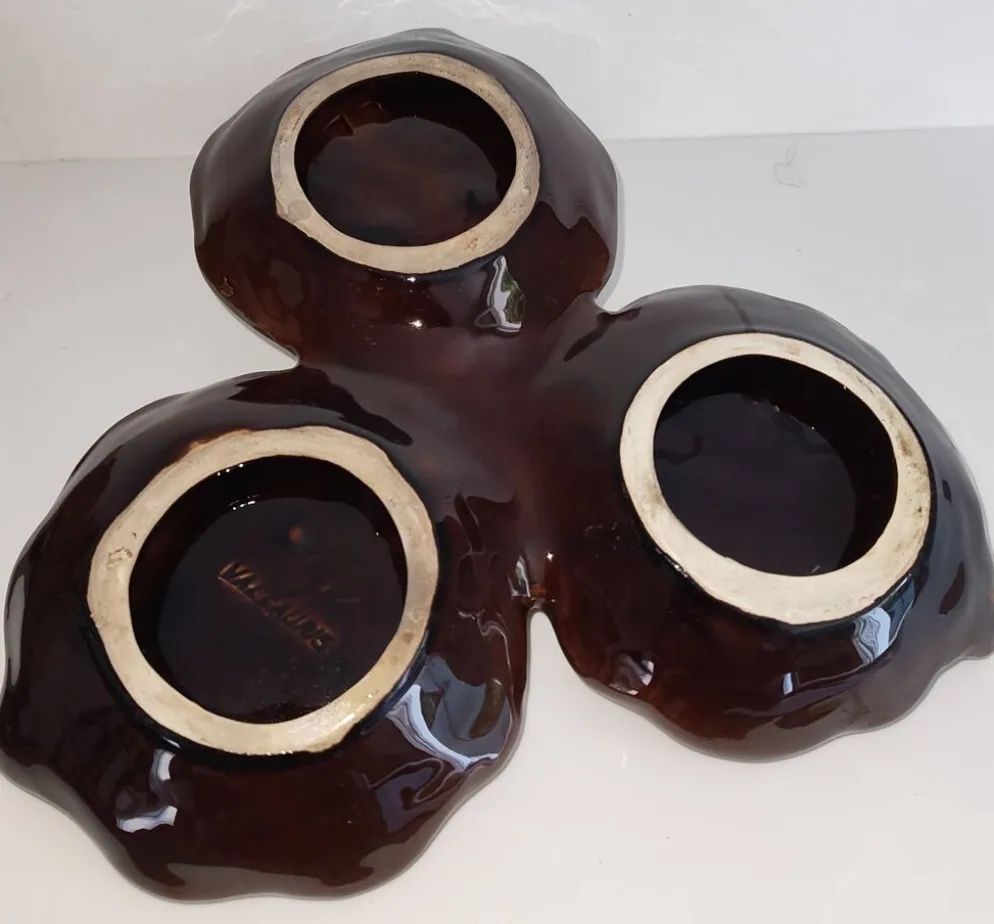 Plat apéritif / Coupelle tripode en céramique – Vallauris – Vintage
