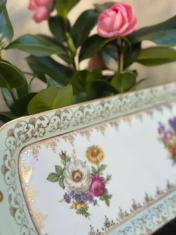 Plat à cake en porcelaine de Saxe à décor floral « Deutsche Blumen »